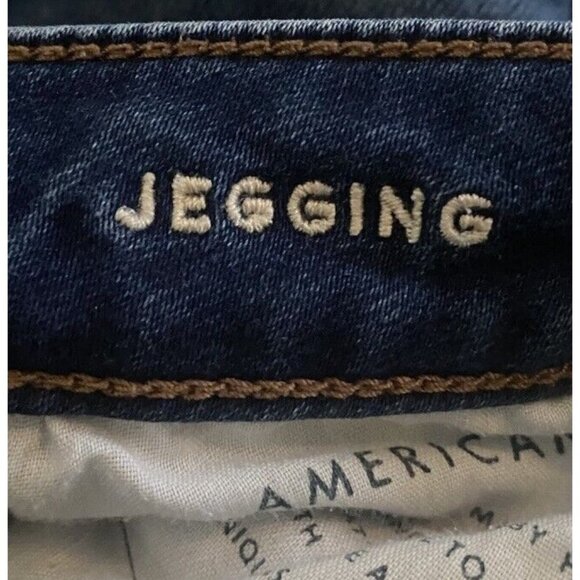 American Eagle Dark Wash Distressed Jegging Jeans Super‎ Stretch Size 2 Short - Picture 6 of 8
